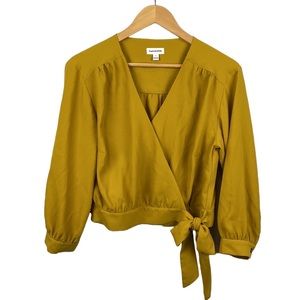 𝅺Frank and Oak • The Textured wrap top